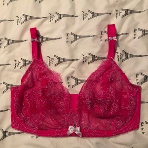 Clearance $7 Pink and silver 34DDD Victoria’s Secret bra